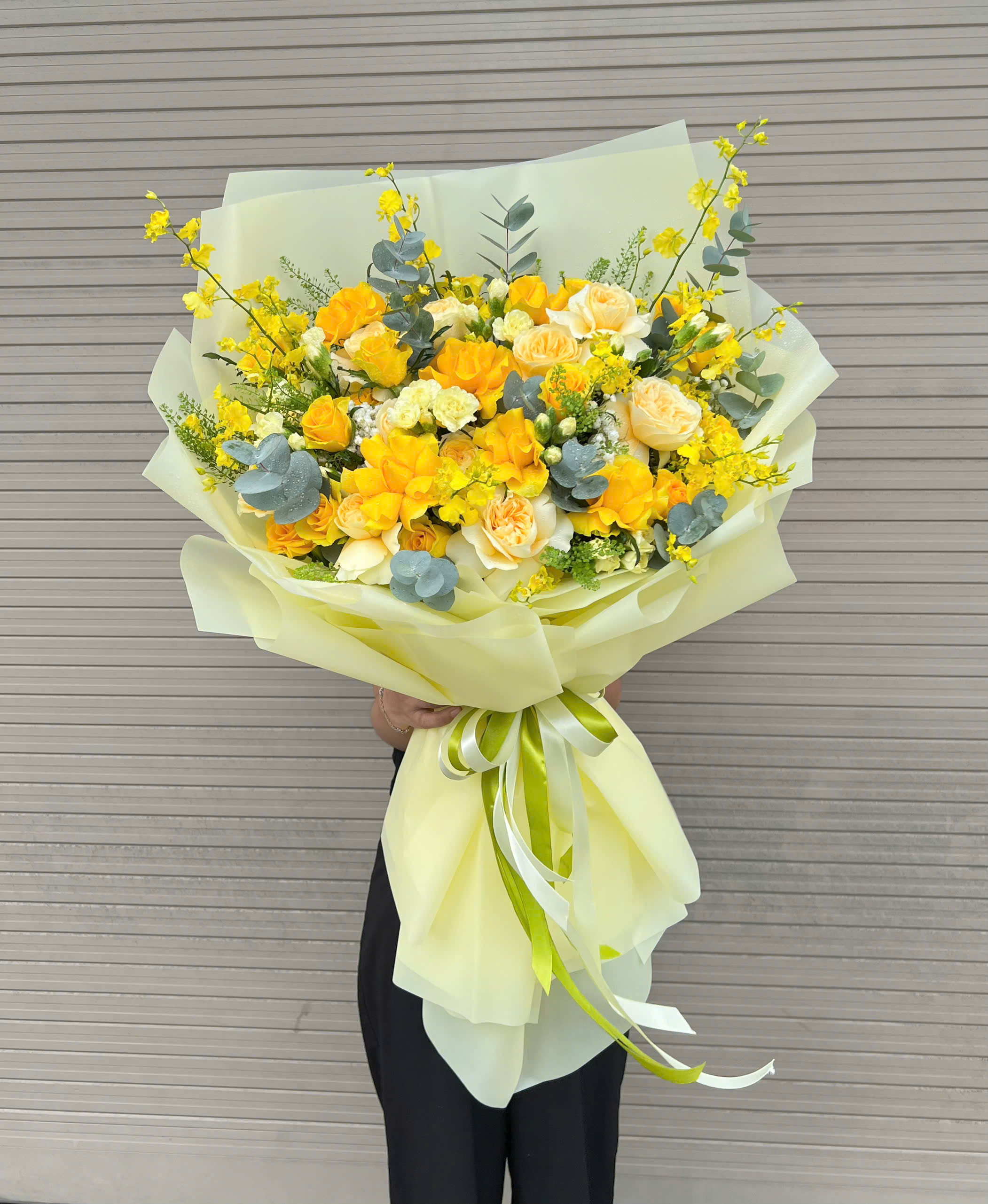 Bó Hoa Tươi Màu Vàng Tia Nắng Ấm Áp - Bó Hoa Tone Vàng Đầy Hi Vọng Và Tươi Sáng