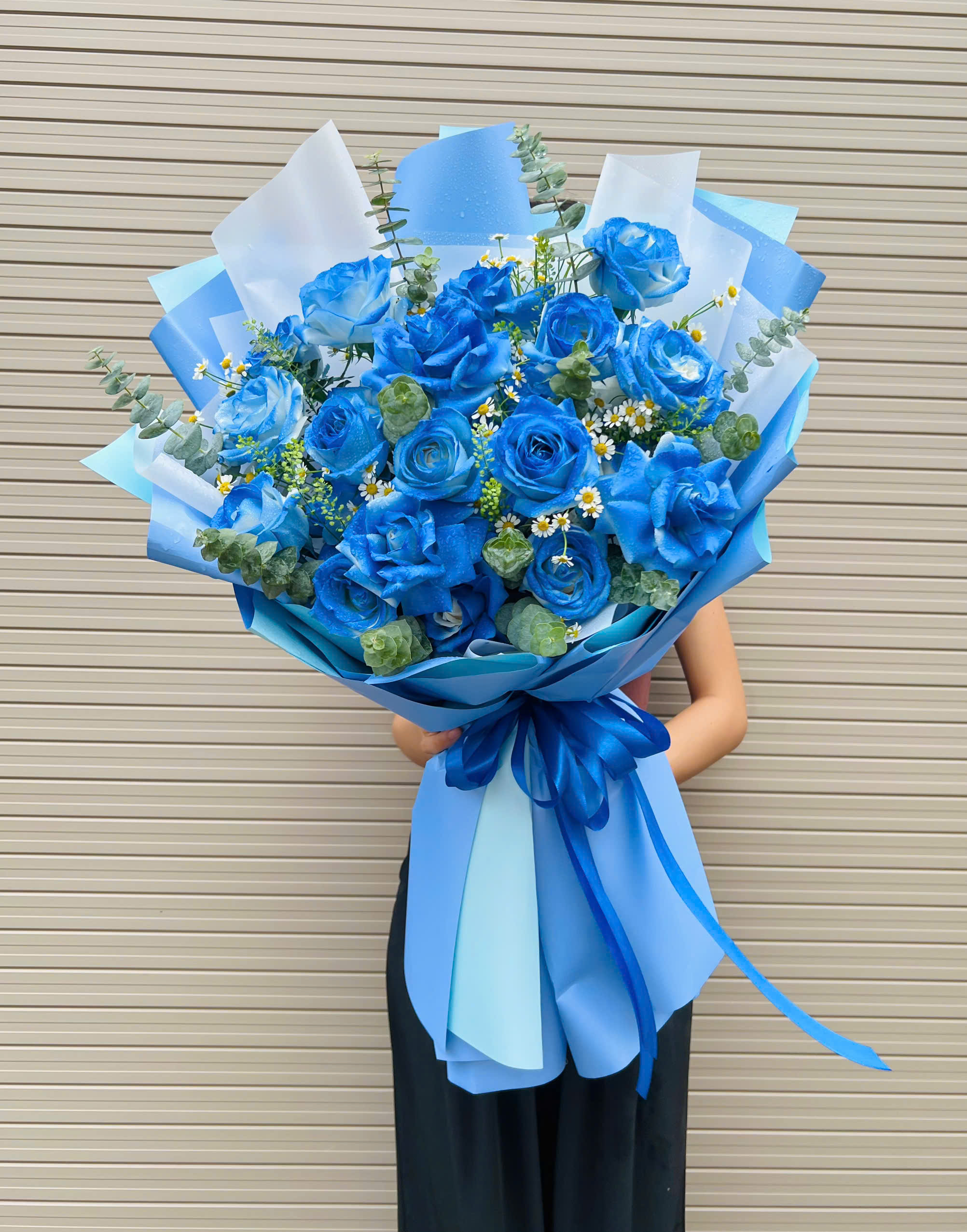 Bó Hoa Tươi Màu Xanh Dương Dịu Dàng Của Biển Cả Bó Hoa Hồng Màu Xanh Da Trời