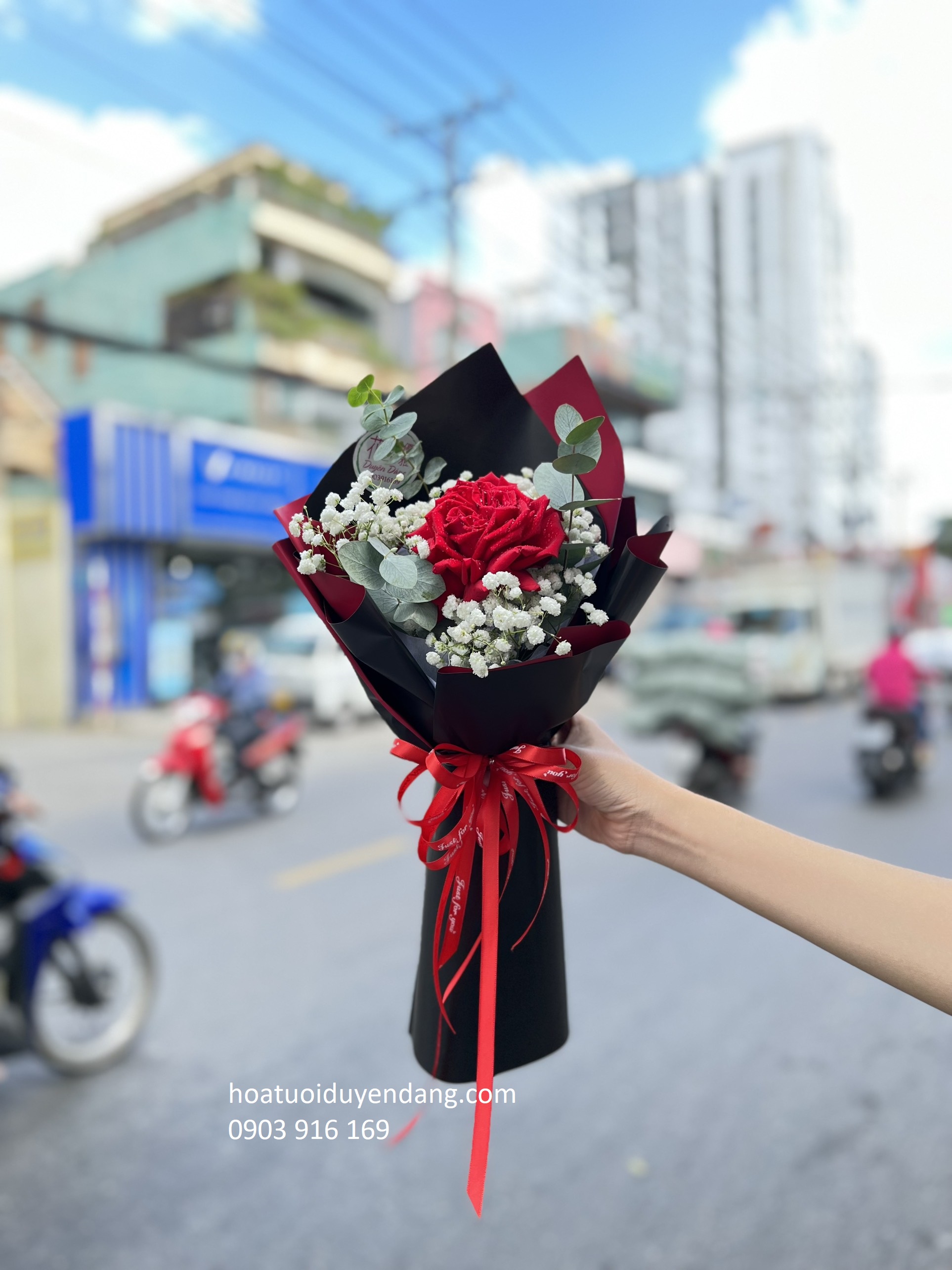 Bó 1 Hoa Hồng Tươi Phối Bi Trắng BT 71